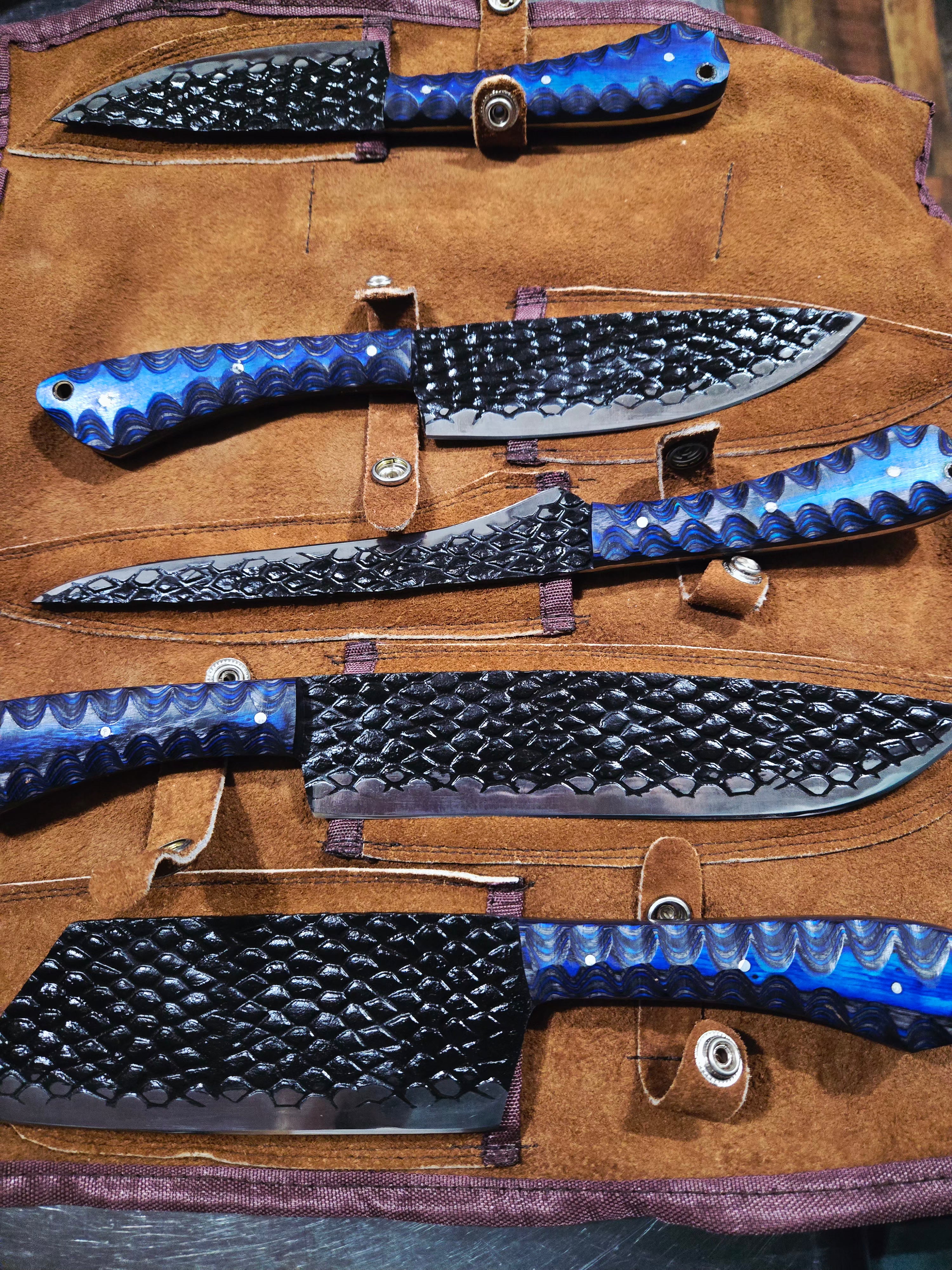 5-Piece Hand-Forged Kitchen Knife Set - Dragon Scale Carbon Steel - Blue Diamond wood Handles & Leather roll